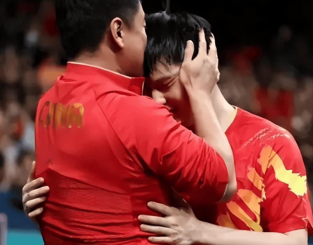 中国乒乓球队鏖战日本乒乓球队，王皓统治全场