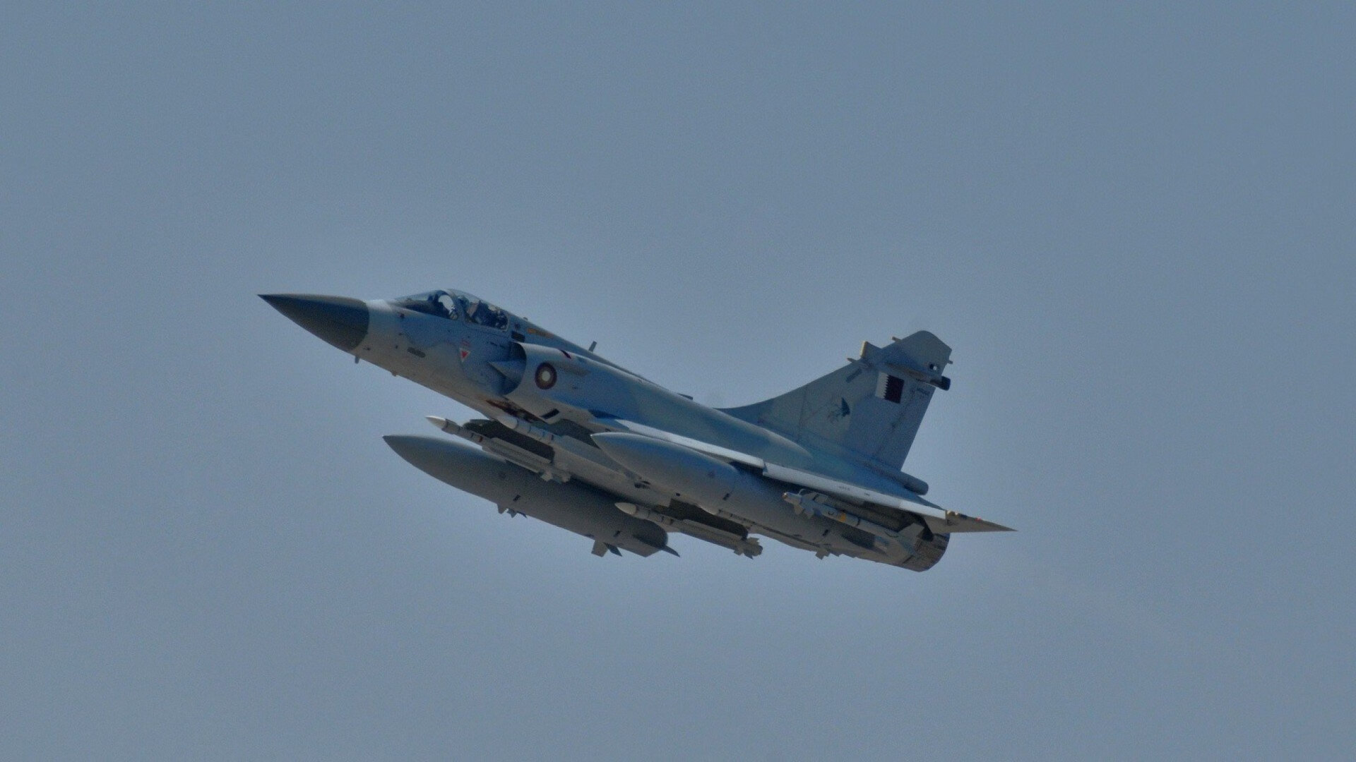 跃马破晓，塞恩斯惊世超车撕裂红牛铁幕