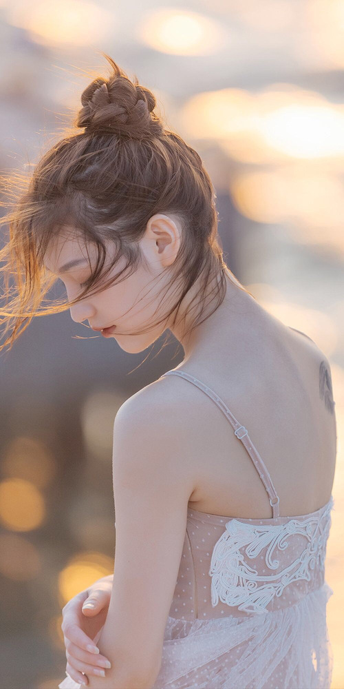 红色闪电撕裂蓝海，马克西的利刃与公牛的洪流