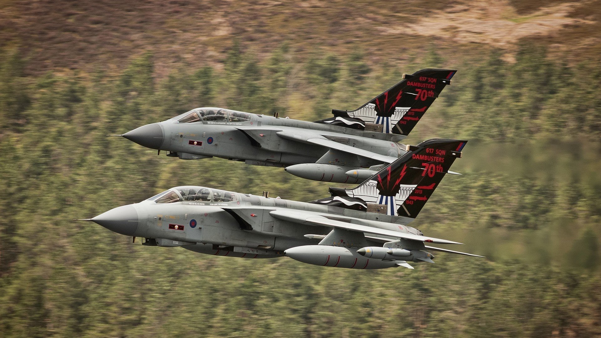 数据盛宴！詹姆斯全面爆炸映射胜利公式，76人擒活塞诠释团队完美协作